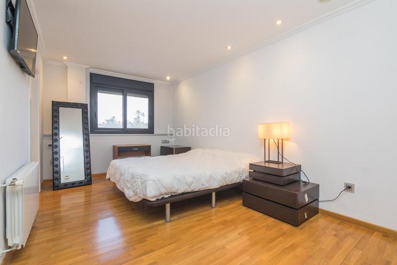 Foto 264f22c3-3a40-4703-9289-a30426bb0c0e. Chalet  independiente en zona residencial prestigiosa huerto travalon proximo al estadio martinez valero elche en Elche / Elx