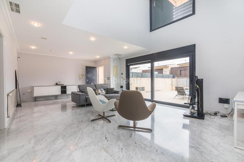 Foto 7765fc6a-2788-41db-b74d-90ab1345dd3b. Chalet  independiente en zona residencial prestigiosa huerto travalon proximo al estadio martinez valero elche en Elche / Elx