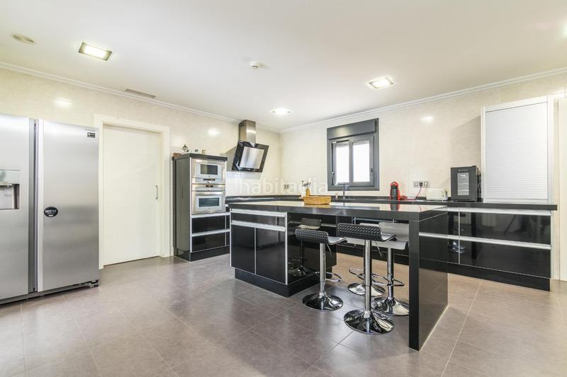 Foto 8208b471-45a1-4226-8d68-66cef6e152ad. Chalet  independiente en zona residencial prestigiosa huerto travalon proximo al estadio martinez valero elche en Elche / Elx