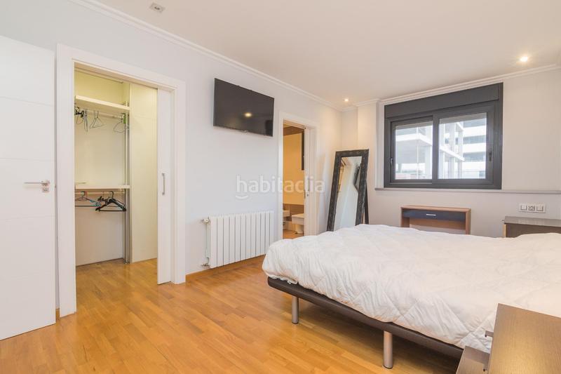 Foto 823cd42b-f906-4d6d-b4d4-43adc2969cc1. Chalet  independiente en zona residencial prestigiosa huerto travalon proximo al estadio martinez valero elche en Elche / Elx