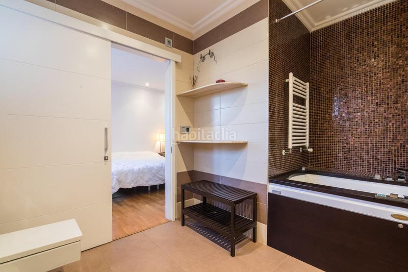 Foto b5eada55-e19b-432a-add4-a06c308a3f40. Chalet  independiente en zona residencial prestigiosa huerto travalon proximo al estadio martinez valero elche en Elche / Elx