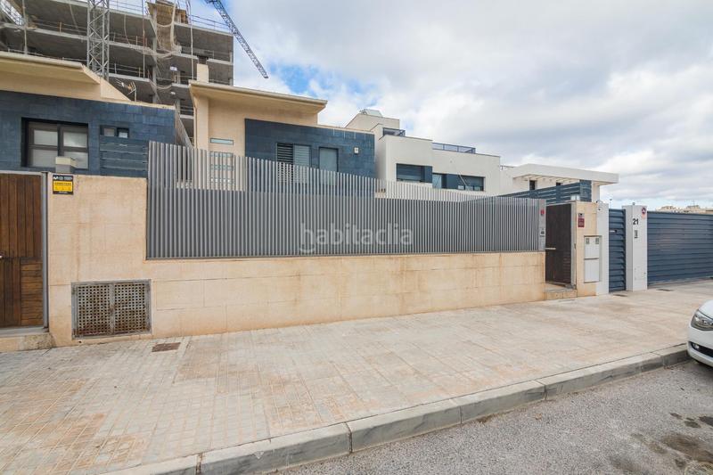 Foto cd0afb78-7c92-4b6c-b06f-b1e0e73589a3. Chalet  independiente en zona residencial prestigiosa huerto travalon proximo al estadio martinez valero elche en Elche / Elx
