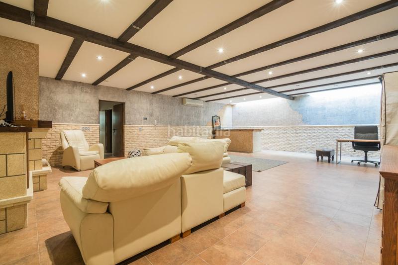 Foto e990c66d-7801-42a5-9ff0-4d9e9859a2ee. Chalet  independiente en zona residencial prestigiosa huerto travalon proximo al estadio martinez valero elche en Elche / Elx