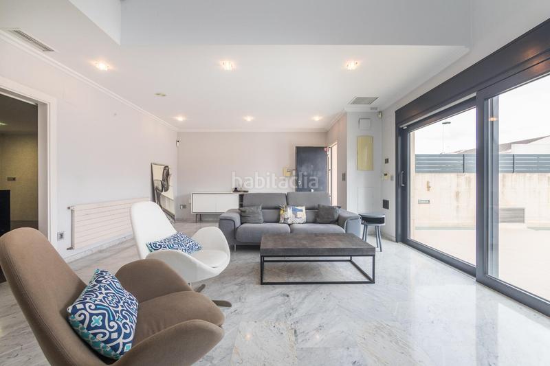 Foto eb108ce6-5605-4b10-9ac3-9552ecec81b0. Chalet  independiente en zona residencial prestigiosa huerto travalon proximo al estadio martinez valero elche en Elche / Elx