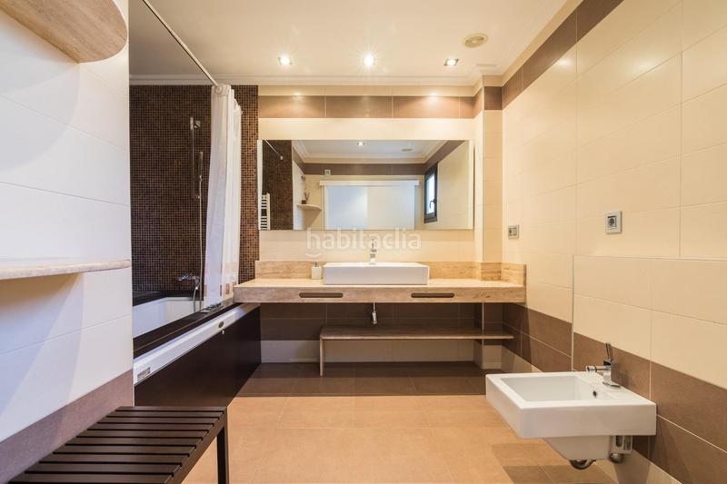 Foto efa55db9-d176-4883-9fce-ce581975aff8. Chalet  independiente en zona residencial prestigiosa huerto travalon proximo al estadio martinez valero elche en Elche / Elx