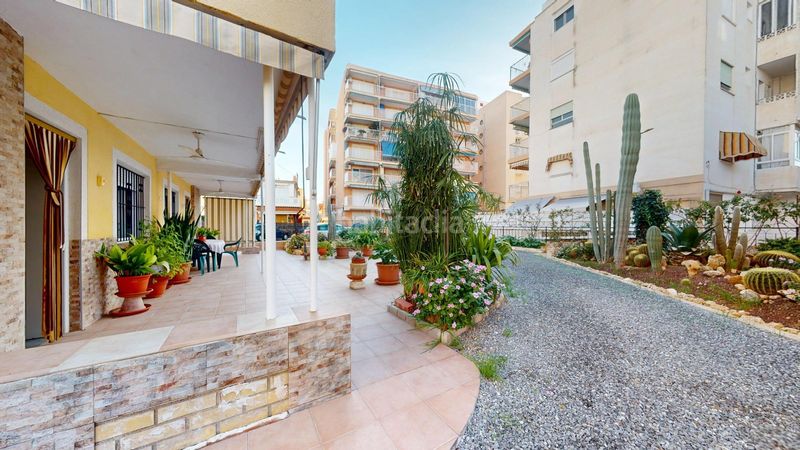 Foto 0bc8f45c-e6d4-4764-8c46-2aef450500d6. Xalet amb aparcament a Playa Tamarit-Playa Lissa Santa Pola