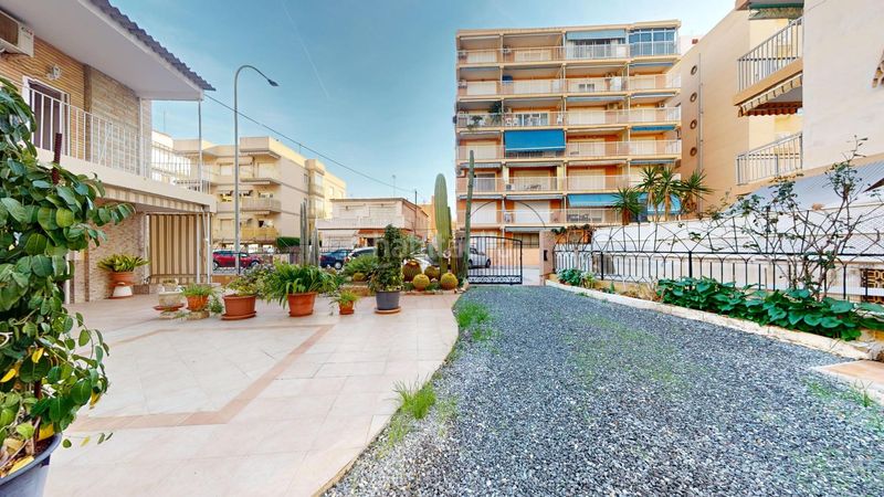 Foto 1e5e9193-ca96-4e67-8046-da4c4ecca50b. Xalet amb aparcament a Playa Tamarit-Playa Lissa Santa Pola