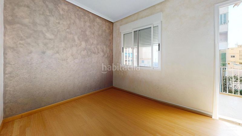 Foto 3f9ce01e-b2c3-4e04-9db5-935fe988c703. Xalet amb aparcament a Playa Tamarit-Playa Lissa Santa Pola