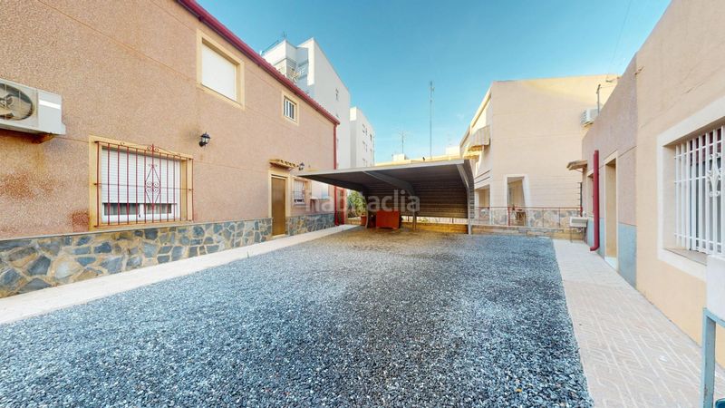 Foto a9dd12c0-5bcf-49cd-8567-f9e92d17c236. Xalet amb aparcament a Playa Tamarit-Playa Lissa Santa Pola