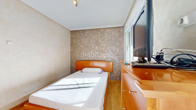 Foto c61de57f-a873-4aeb-9a1d-9bca206db6f4. Xalet amb aparcament a Playa Tamarit-Playa Lissa Santa Pola