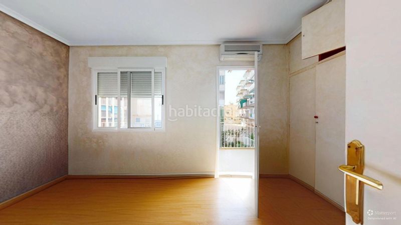 Foto c67dfe38-ce6c-4a17-ad34-6e77e8fa1026. Xalet amb aparcament a Playa Tamarit-Playa Lissa Santa Pola