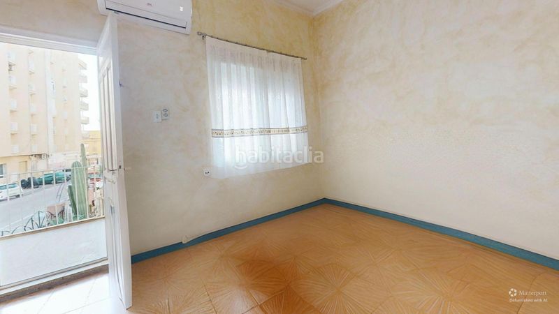 Foto e7b71b45-7292-4592-a643-5ceabbbf2954. Xalet amb aparcament a Playa Tamarit-Playa Lissa Santa Pola