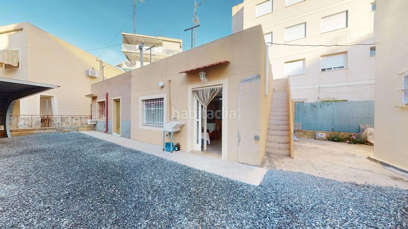 Foto f6adcfa8-2436-46bf-baa1-340966b5a3b9. Xalet amb aparcament a Playa Tamarit-Playa Lissa Santa Pola