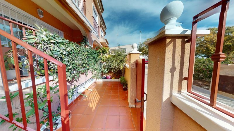 Foto 0bb04717-daf6-4fa0-bae6-235b9f39fec6. Casa adossada amb aparcament piscina a Perleta - Maitino Elche / Elx