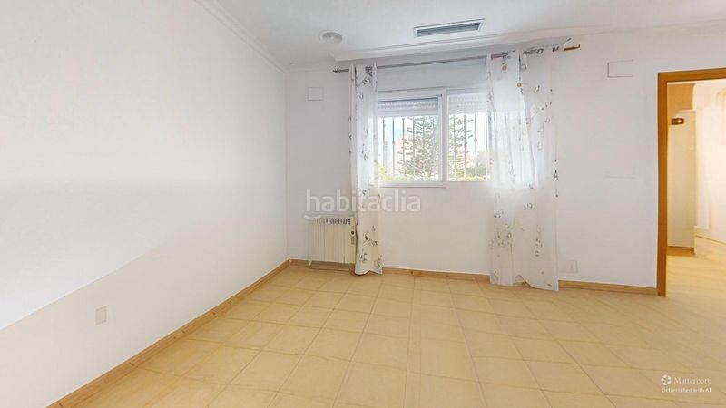 Foto 2d4ee318-b6ab-4bb4-bd50-12ae10fcf875. Casa adossada amb aparcament piscina a Perleta - Maitino Elche / Elx
