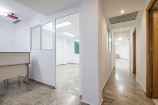 Affitto Piano terra in Centro. Alquiler de entresuelo comercial en zona muy centrica !!!!!