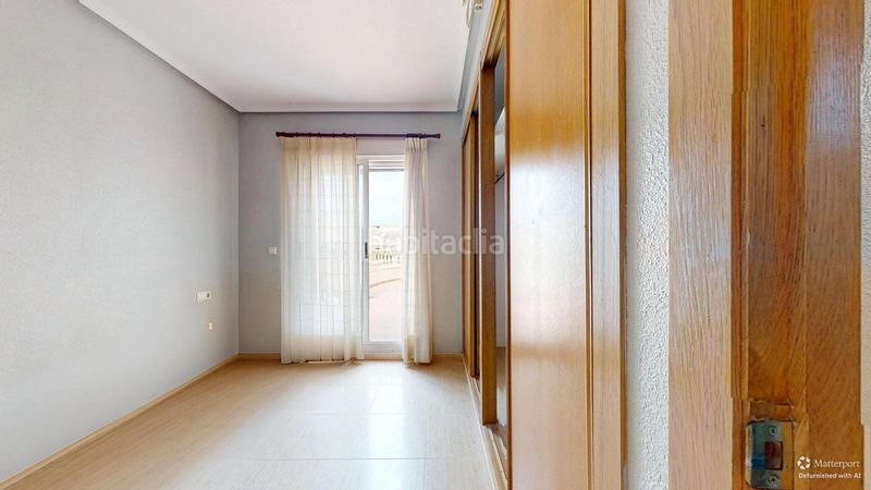 Foto a3cec141-b29d-4bd3-9314-3dd3559b1269. Casa aparellada a Monforte del Cid