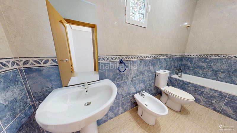 Foto b0d69e67-dfcd-4352-939e-b2c3321222a1. Casa aparellada a Monforte del Cid