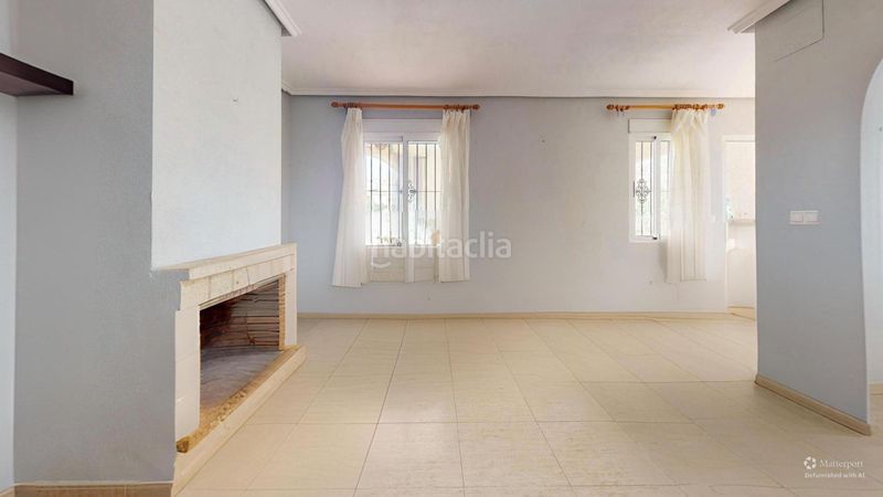 Foto c35577f0-5328-4d25-a439-e1aef22a8521. Casa aparellada a Monforte del Cid