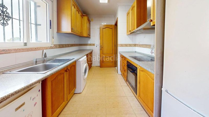 Foto e16277b3-ed5c-4d35-be4a-ab91ddb1c644. Casa aparellada a Monforte del Cid