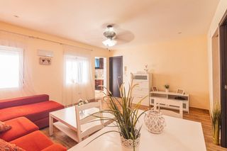 Appartement à Pont Nou - Corazón de Jesús. Coqueto piso en venta con patio privado en elche, zona reina vic