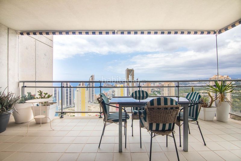 Foto a2890113-e47d-4329-9a2a-31d842a46907. Àtic amb aparcament piscina a Via Parque Benidorm