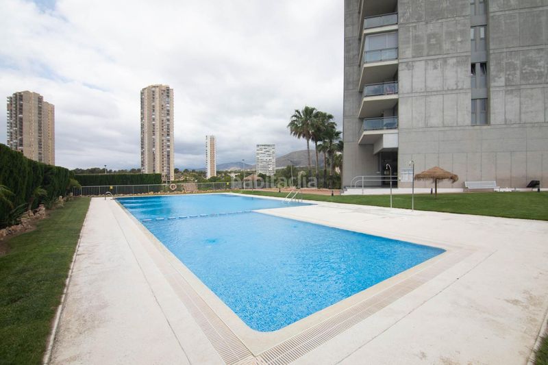 Foto ab50175c-fc7a-416a-b77e-39800dce958f. Àtic amb aparcament piscina a Via Parque Benidorm