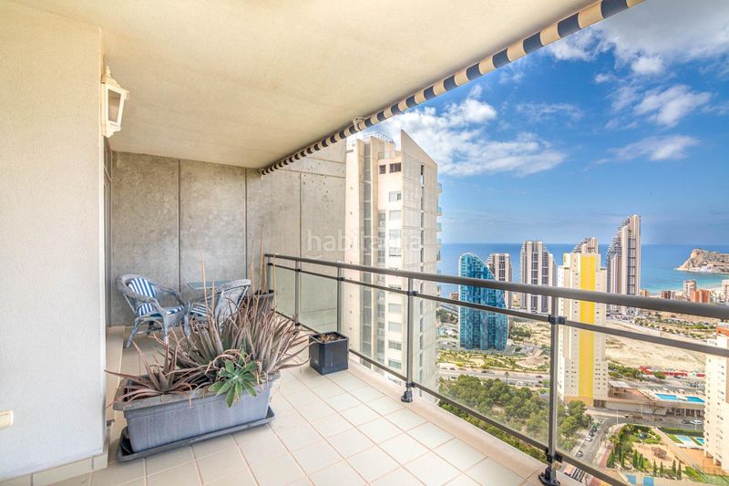 Foto aeeef54c-b70c-4318-80fb-07af42edb28a. Àtic amb aparcament piscina a Via Parque Benidorm