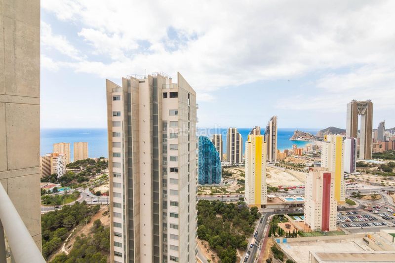 Foto bd2735fa-1be8-4aa3-b63c-05a6f39fbf6e. Àtic amb aparcament piscina a Via Parque Benidorm