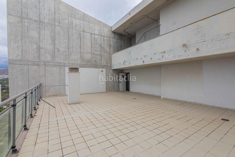 Foto c4a5db95-c678-4e15-8539-1771db1abf12. Àtic amb aparcament piscina a Via Parque Benidorm