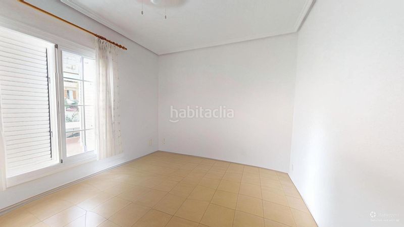 Foto ad7c58a2-3776-4e9a-8f6d-7089fbec8c3e. Casa adossada a calas Santa Pola este Santa Pola