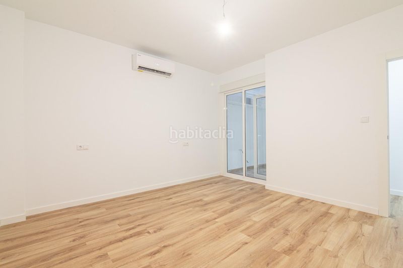 Foto c33f100b-8710-4220-91ee-e3ba67104318. Planta baixa a Reina Victoria - Miguel Hernández Elche / Elx