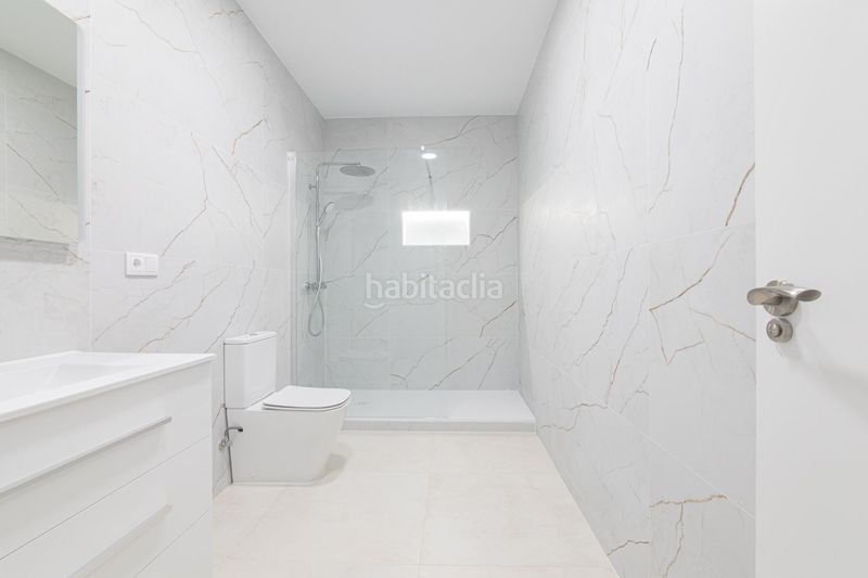 Foto f871e62c-2ce6-4875-ad1b-19dbd2fae844. Planta baixa a Reina Victoria - Miguel Hernández Elche / Elx