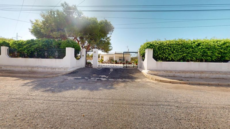 Foto 0e6af80c-9756-46ac-991c-04ddf54285b7. Xalet amb aparcament piscina a Jubalcoi Elche / Elx