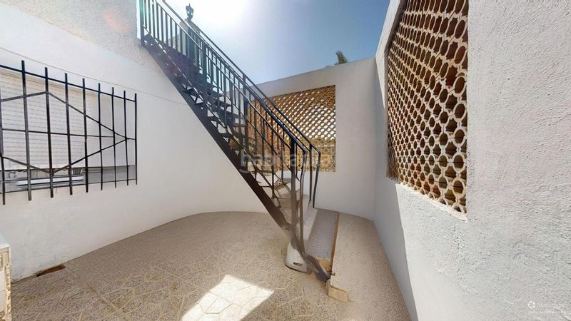 Foto 53963236-d720-49e1-a8ef-4be22a6c1362. Xalet amb aparcament piscina a Jubalcoi Elche / Elx