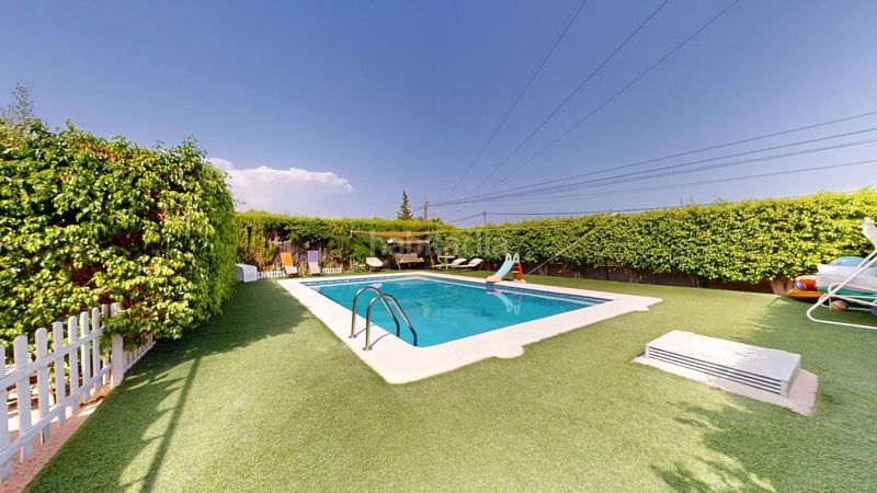 Foto 79f44110-aa99-4e2a-a5fc-0a12f87ea5a3. Xalet amb aparcament piscina a Jubalcoi Elche / Elx