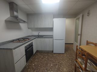Lloguer Pis a Carrús Este. Alquiler primer piso tres habitaciones, carrus este.