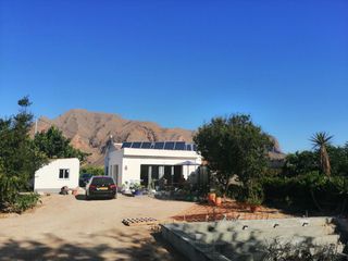 Chalet in Callosa de Segura. Casa reformada con piscina