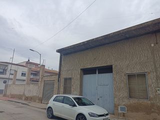 Warehouse  Calle juan de austria. Terreno en el centro del pueblo