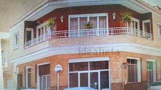 Casa  Plaza pío xi. Casa con dos plantas