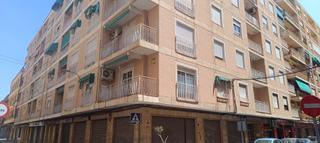 Pis a Calle pedro aragonés 3. Inmobilaria docasa