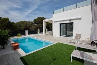 Chalet à El Pinar de Campoverde. Torreviejavilla