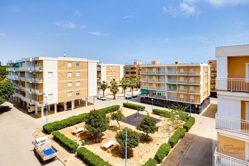 Foto 34375a2a-833d-4122-a236-6070882c6b09. Àtic amb calefacció aparcament a Punta Prima Orihuela