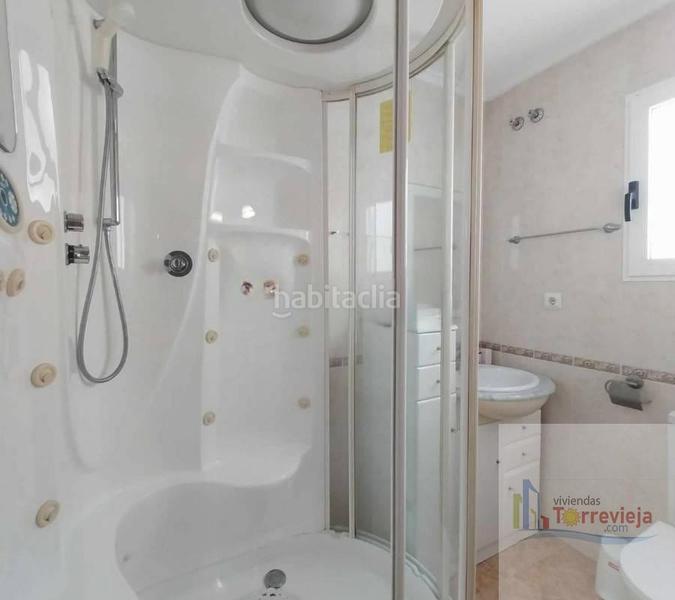 Foto e74ca44d-25a8-4b0f-ad6c-c58f8c572ae3. Àtic amb aparcament a Gaspar Perelló Torrevieja