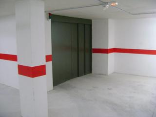 Aparcament cotxe a Zona Carrefour - Urbanizaciones. Torreviejagaraje