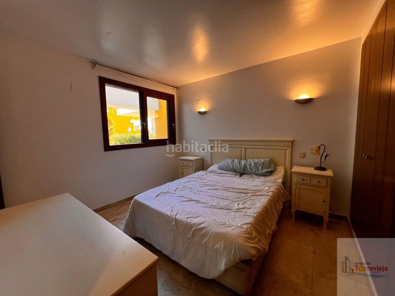Foto 76b60fa6-7464-42e5-859c-158171d4cebd. Apartament amb calefacció aparcament piscina a Punta Prima Torrevieja