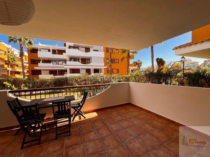 Foto 87c4f91c-f337-4fa0-a7e0-536ba440ce49. Apartament amb calefacció aparcament piscina a Punta Prima Torrevieja