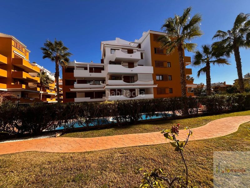 Foto 9636971e-af90-46b1-84ba-927b21b80be8. Apartament amb calefacció aparcament piscina a Punta Prima Torrevieja