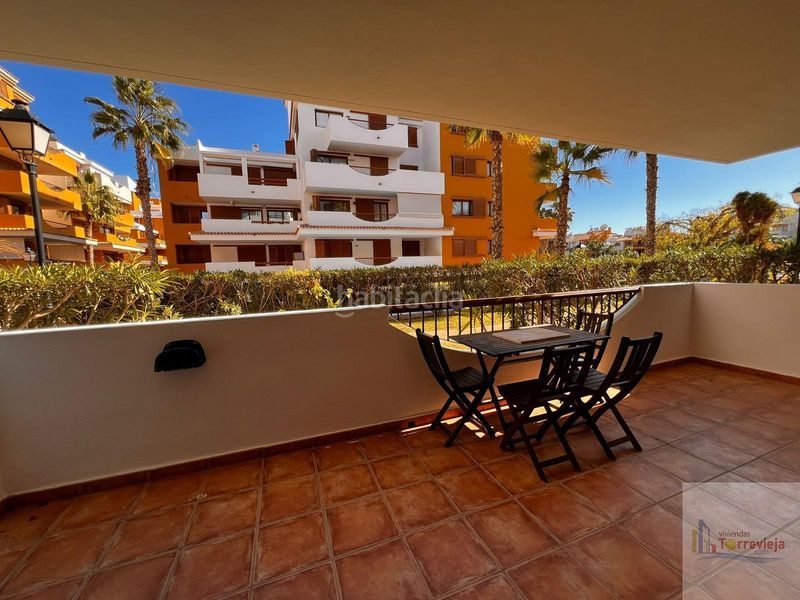 Foto ba8beafa-4909-4a57-bdf7-198c4a4dbbec. Apartament amb calefacció aparcament piscina a Punta Prima Torrevieja