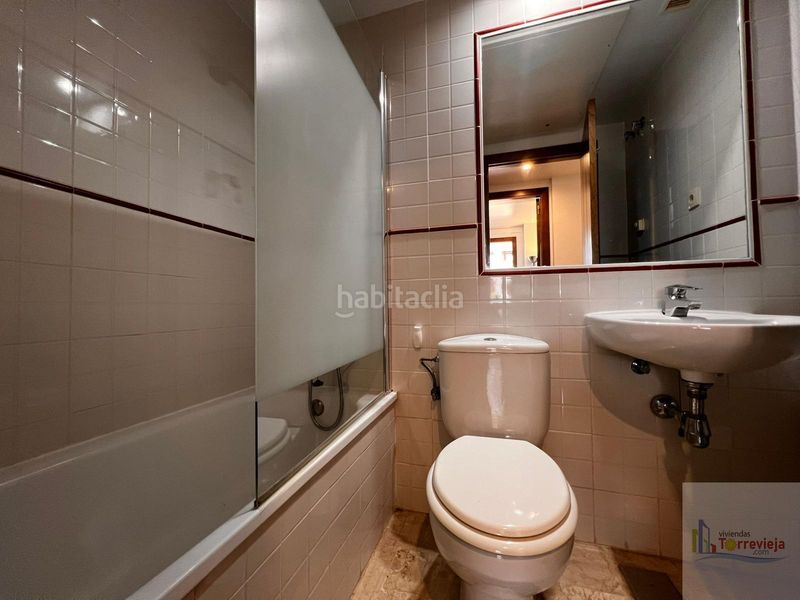 Foto c5ae3a44-3561-4113-8ffa-d0bae7022fa9. Apartament amb calefacció aparcament piscina a Punta Prima Torrevieja